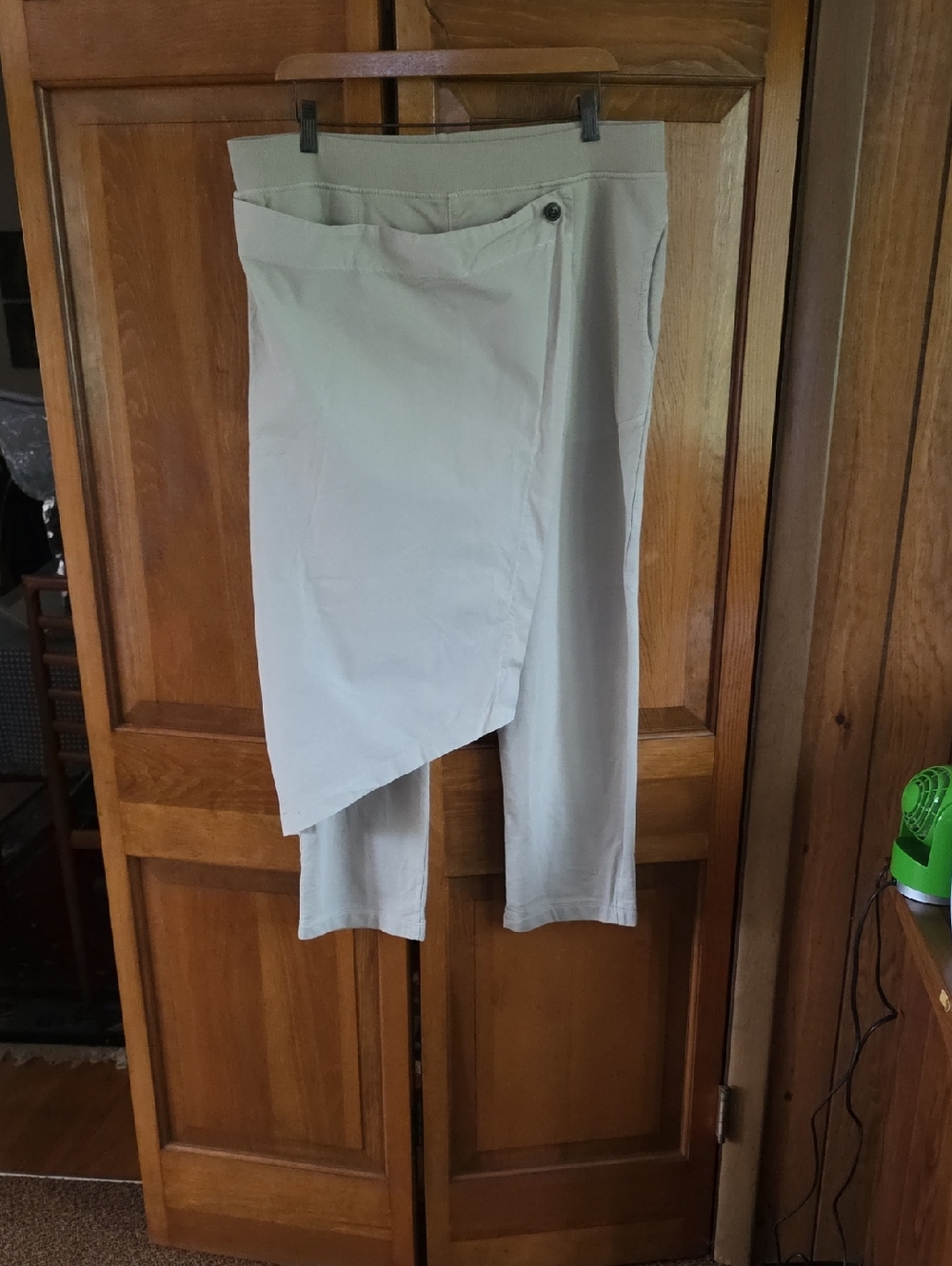 NWT Prairie Underground Loggia pants